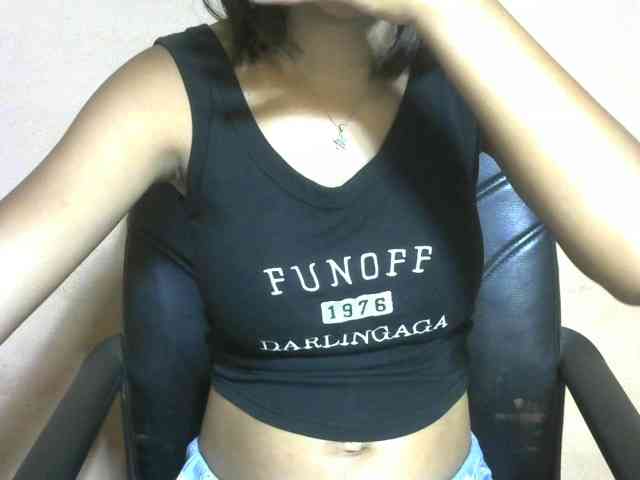 Laura1881 webcam