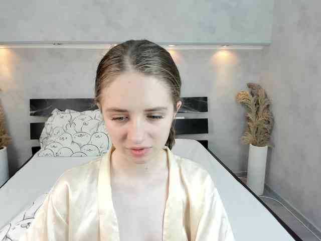 Camilla-Kelly webcam