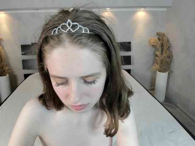 Camilla-Kelly webcam