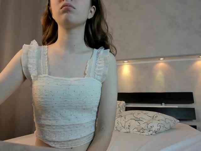 Camilla-Kelly webcam