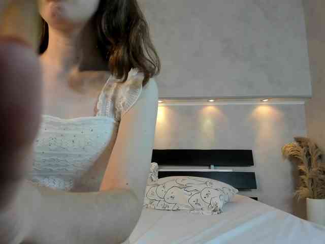 Camilla-Kelly webcam