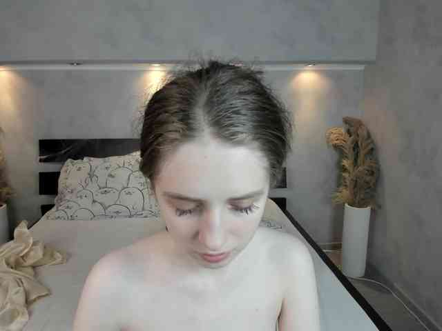 Camilla-Kelly webcam