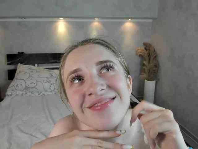 Camilla-Kelly webcam