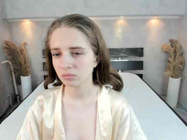 Camilla-Kelly webcam