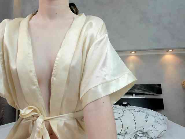 Camilla-Kelly webcam