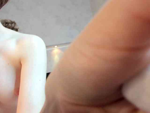 Camilla-Kelly webcam