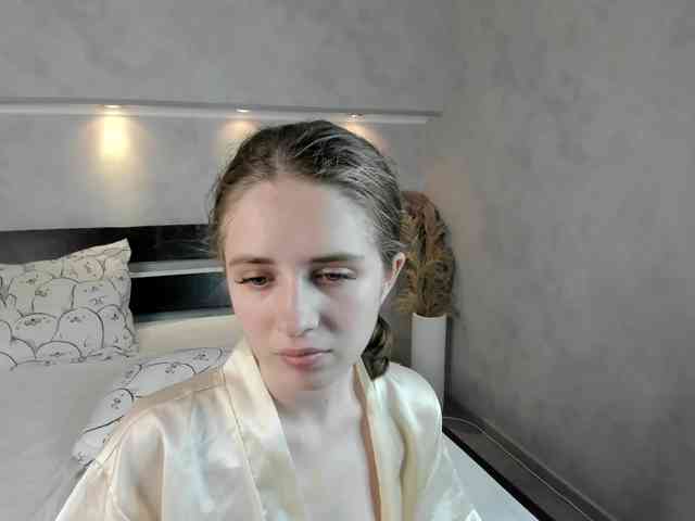 Camilla-Kelly webcam