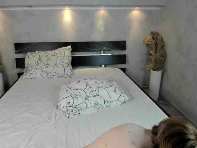 Camilla-Kelly webcam