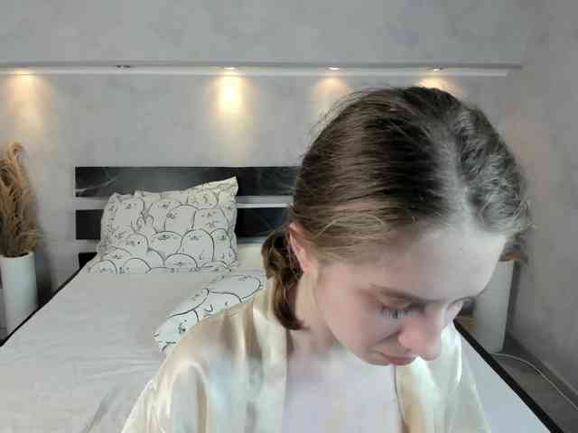 Camilla-Kelly webcam