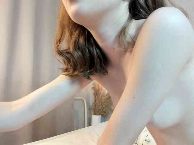 Camilla-Kelly webcam
