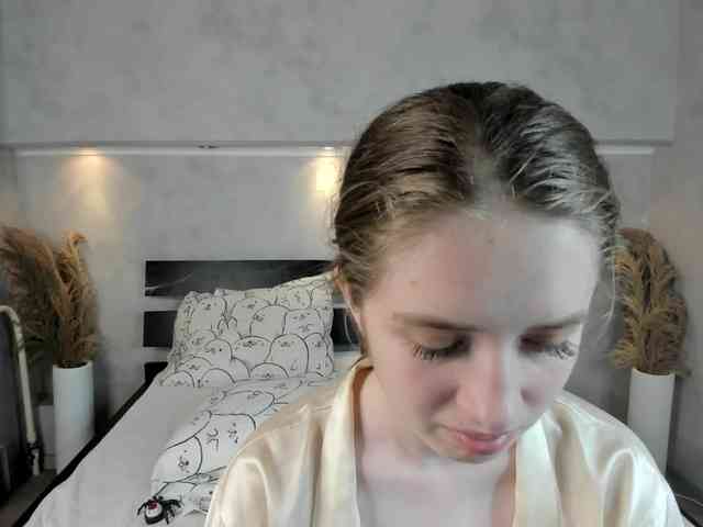 Camilla-Kelly webcam