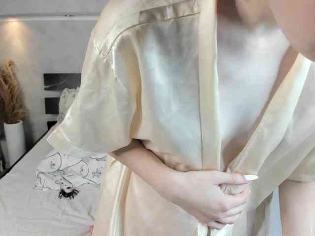 Camilla-Kelly webcam