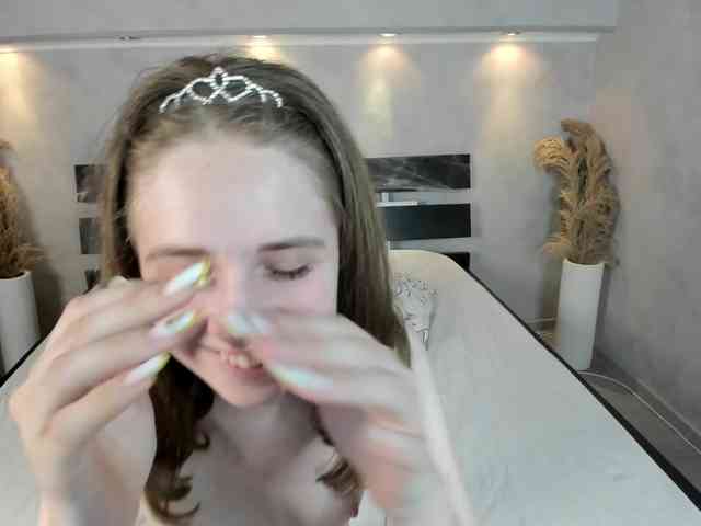 Camilla-Kelly webcam