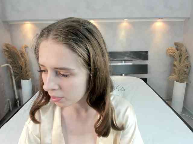 Camilla-Kelly webcam