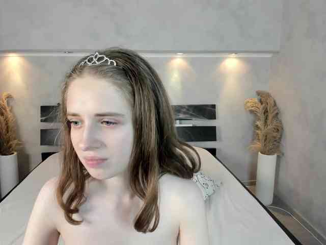 Camilla-Kelly webcam