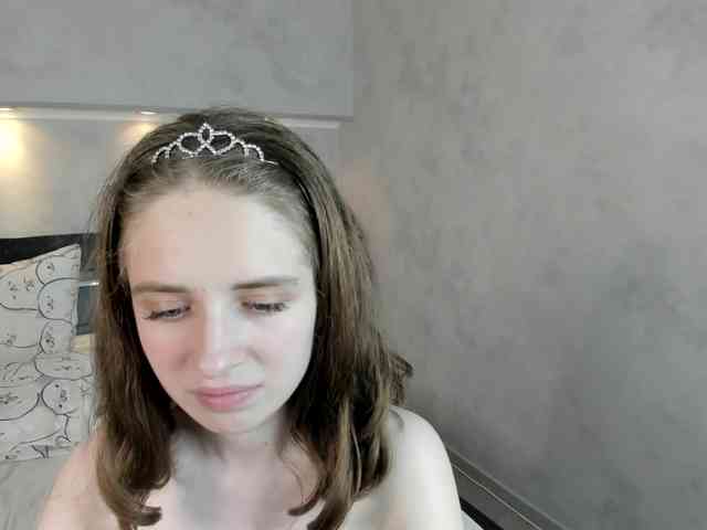 Camilla-Kelly webcam