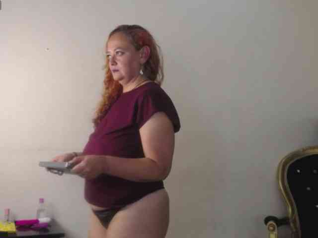 ThaniiaMilf webcam
