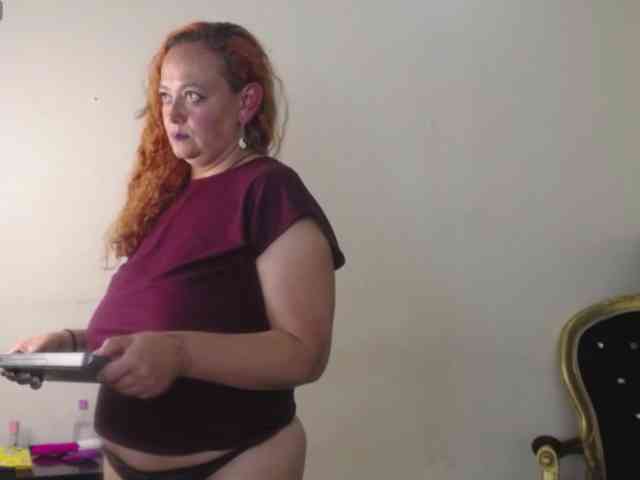 ThaniiaMilf webcam