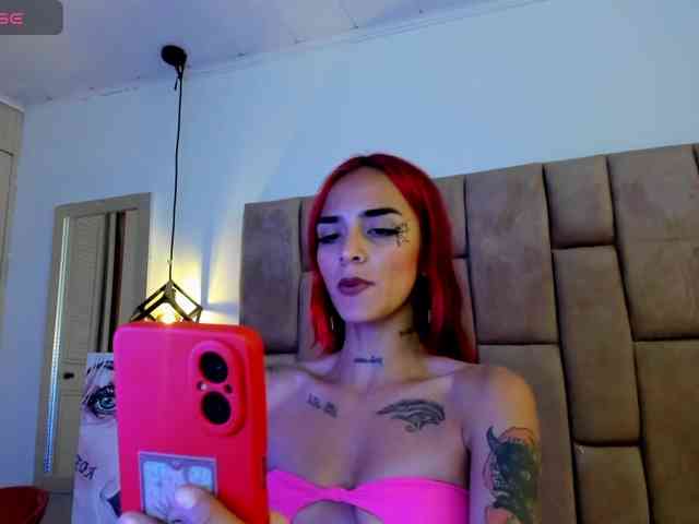 RavynRouge webcam