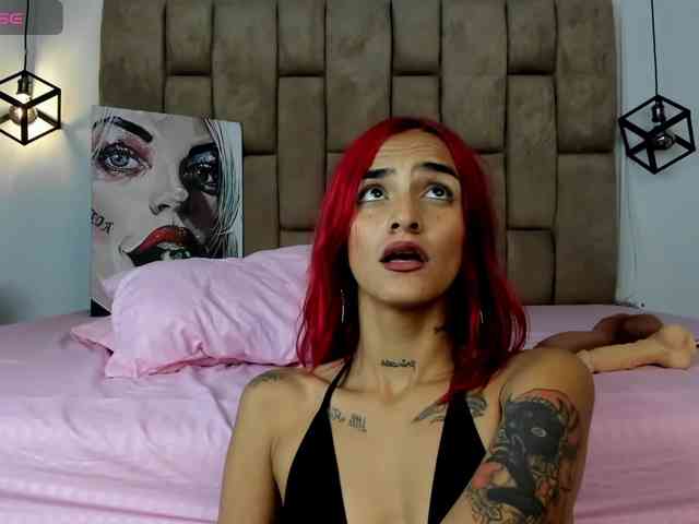 RavynRouge webcam