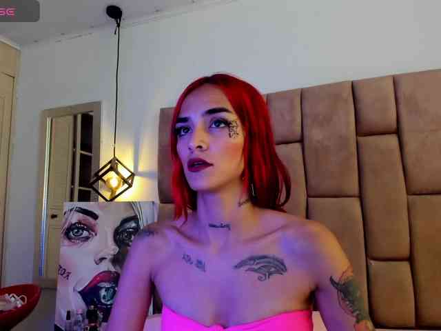 RavynRouge webcam
