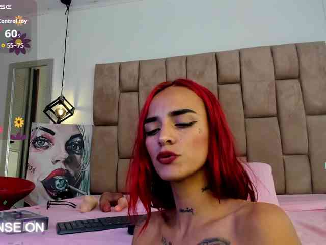 RavynRouge webcam