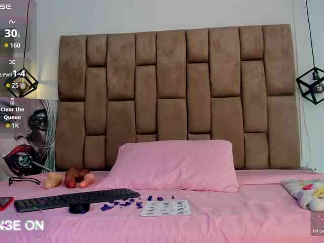 RavynRouge webcam
