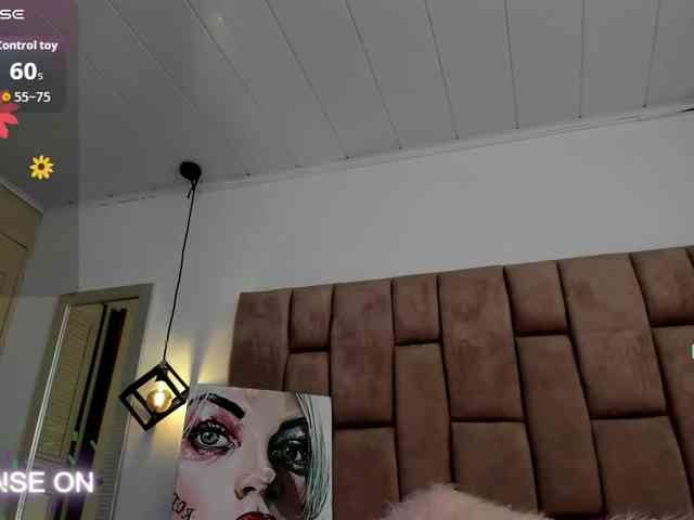 RavynRouge webcam