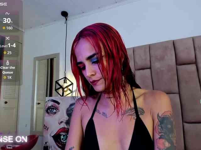 RavynRouge webcam