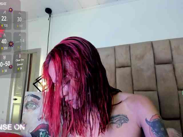 RavynRouge webcam