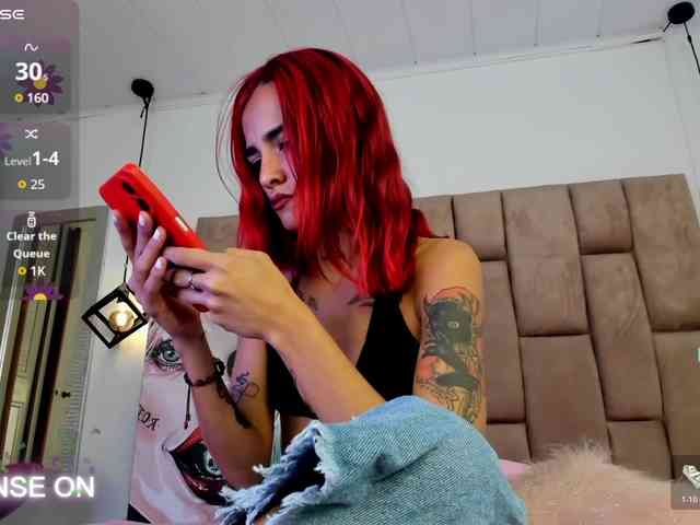 RavynRouge webcam