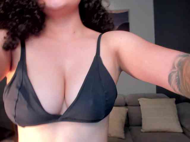 KylieJenkins webcam