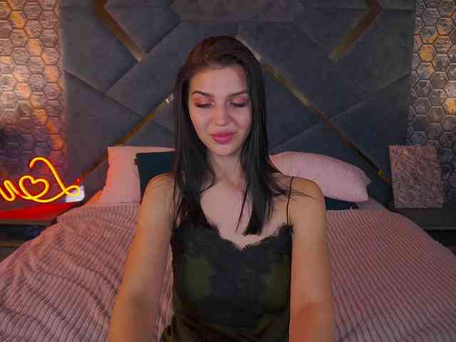 KamilaVibes webcam