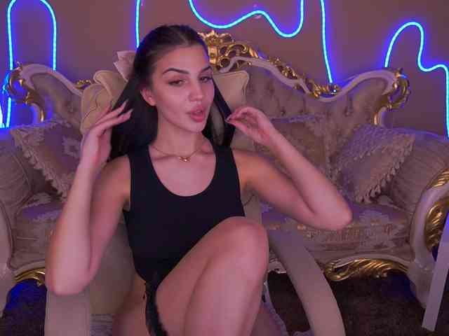 KamilaVibes webcam