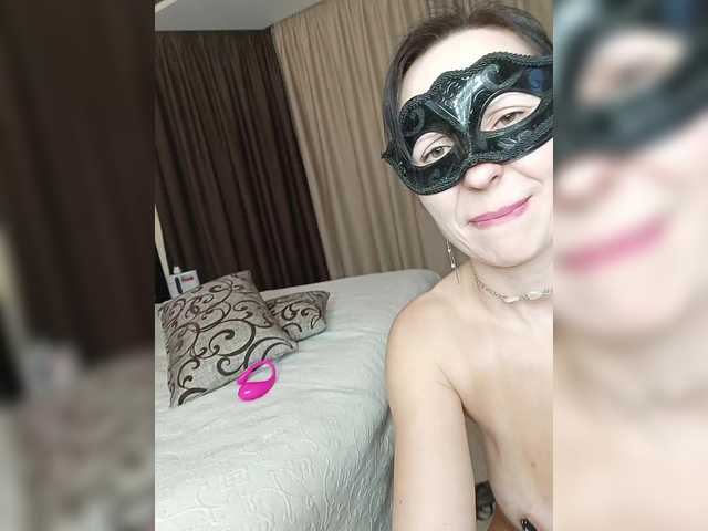 Entra en el chat con el modelo -HOTSTUFF- -HOTSTUFF-