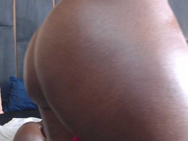 TinnaTaylor sohbetine git TinnaTaylor