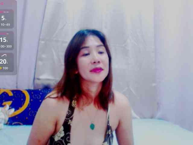 LadyPeach webcam