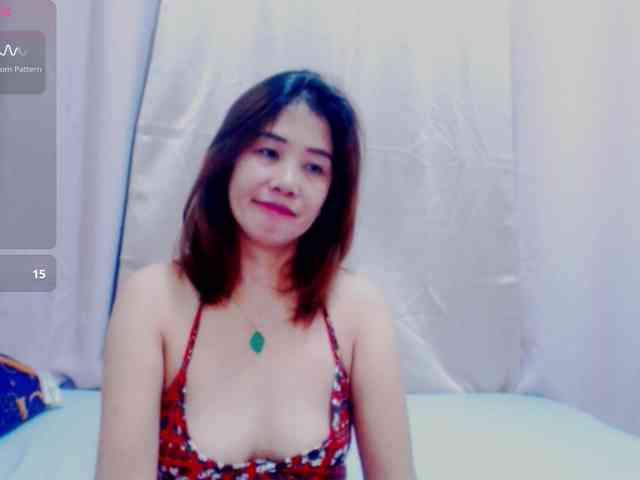 LadyPeach webcam