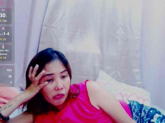 LadyPeach webcam