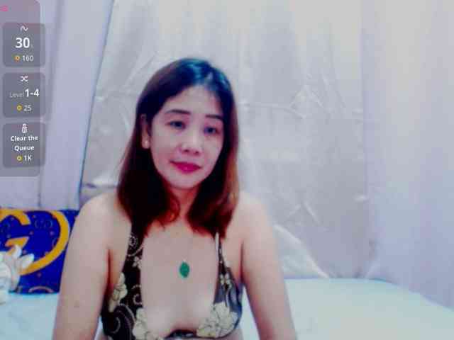 LadyPeach webcam