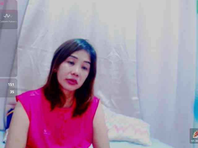 LadyPeach webcam