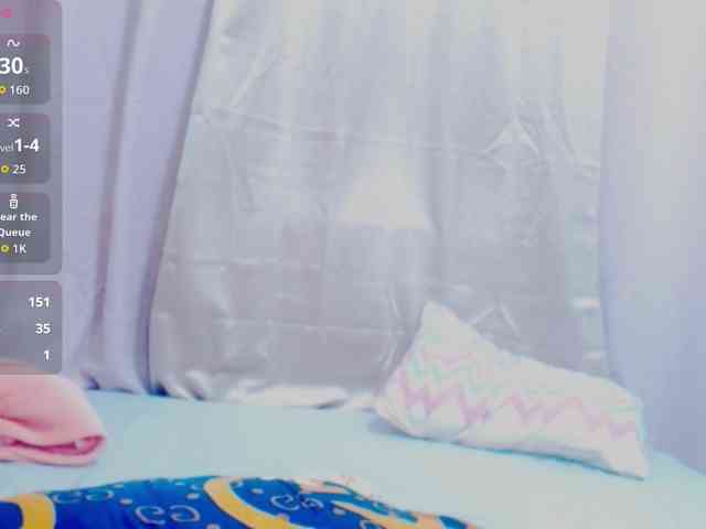 LadyPeach webcam