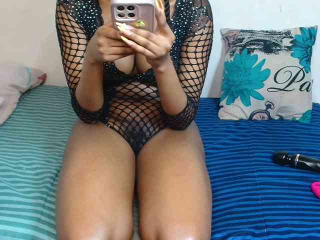 MidnightSin webcam
