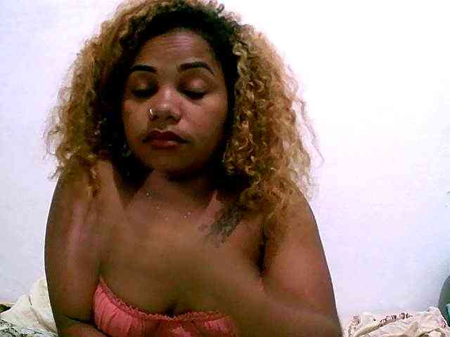 Monica1612 webcam