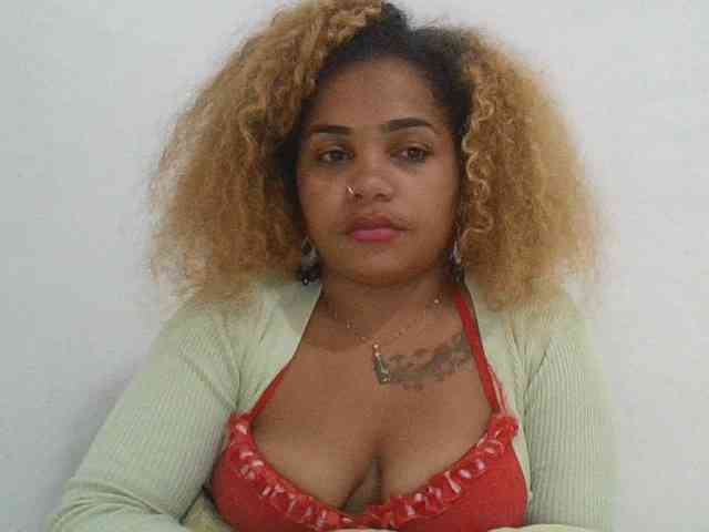Monica1612 webcam