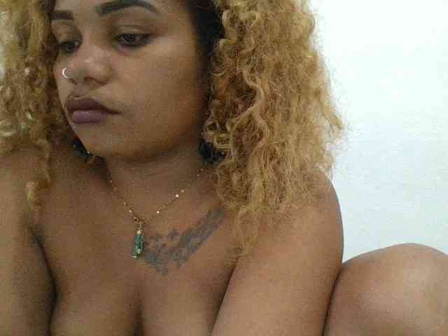 Monica1612 webcam