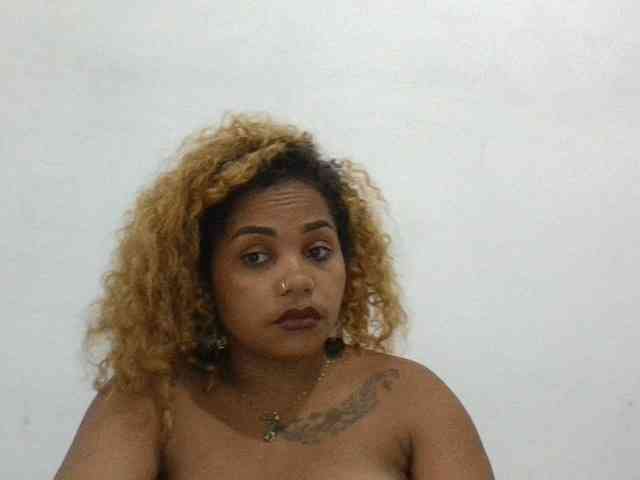Monica1612 webcam