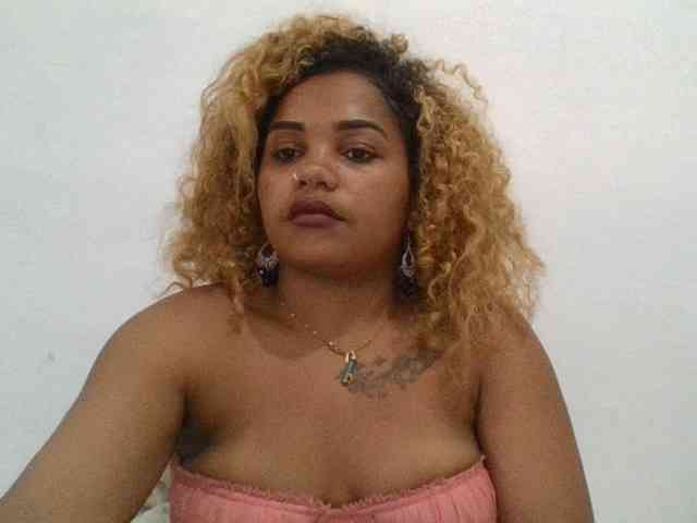 Monica1612 webcam