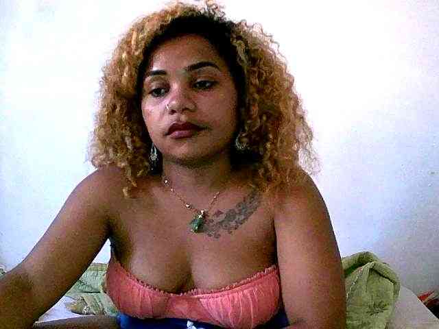 Monica1612 webcam