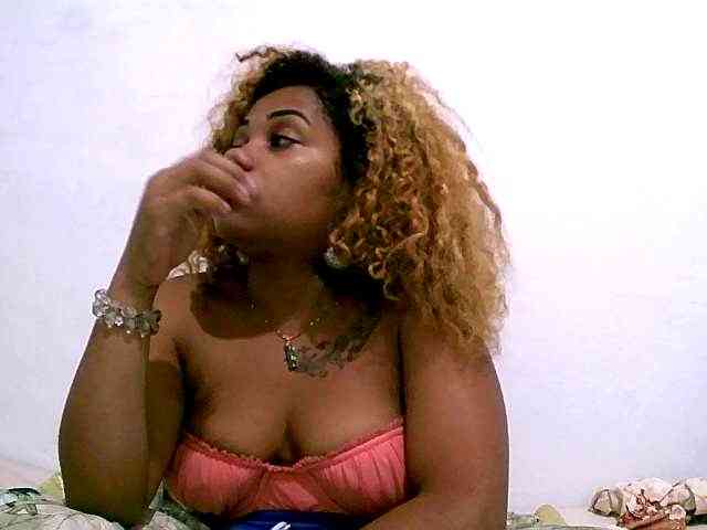 Monica1612 webcam